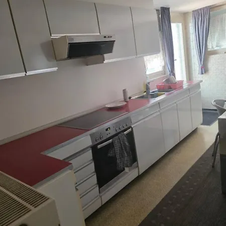 Monturezimmer In 公寓